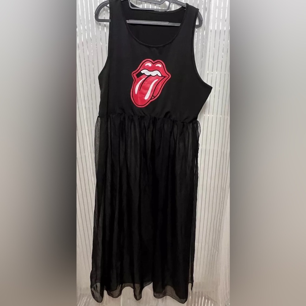 Black Cover-Up SZ: (3XL) Black with Mouth Red Tongue on Front NNT